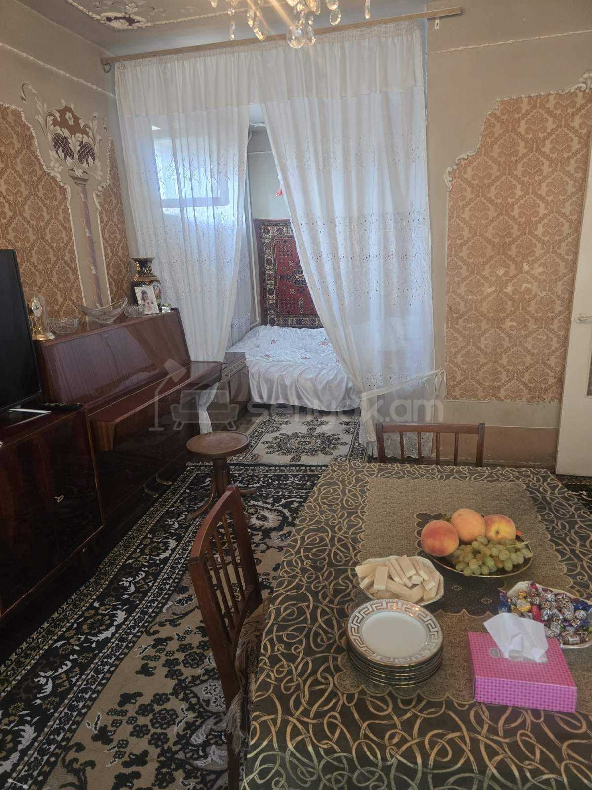 2 Սենյականոց Բնակարան Քարե Շենքում, 65քմ, 4/5 հարկ, Պետական Վիճակում
