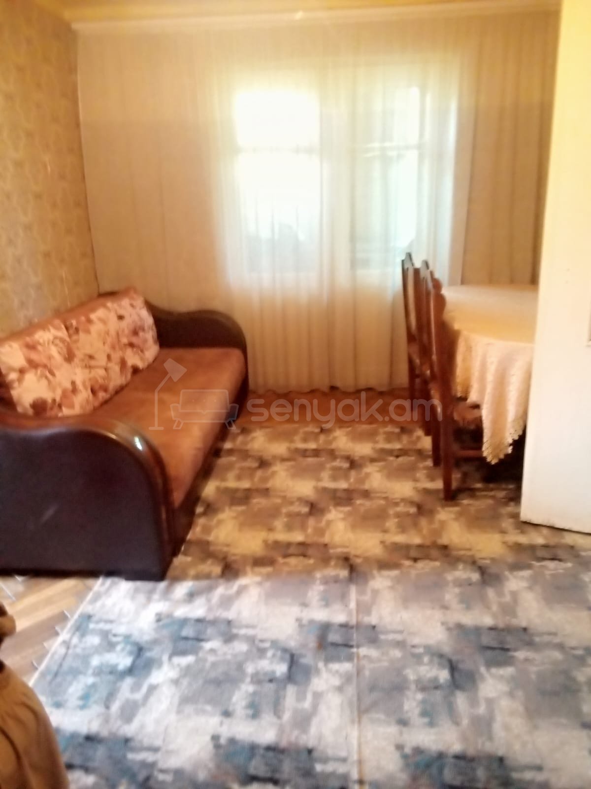 2 Սենյականոց Բնակարան Քարե Շենքում, 42քմ, 3/3 հարկ, Նորմալ Վիճակում