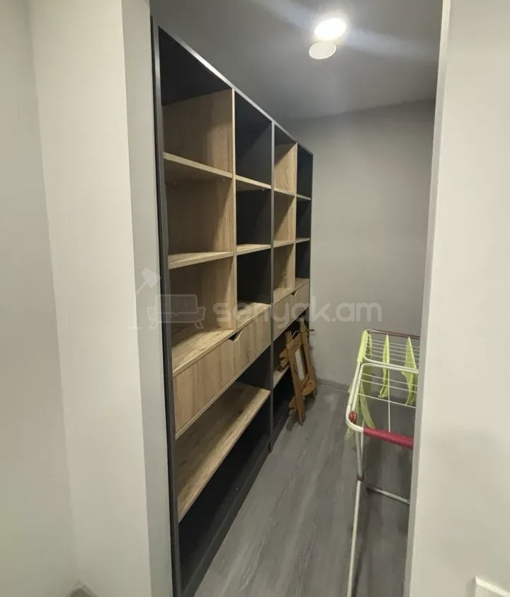2 Սենյականոց Բնակարան Քարե Շենքում, 54քմ, 1/5 հարկ, Կապիտալ Վերանորոգված, Կահավորված, Արևկող