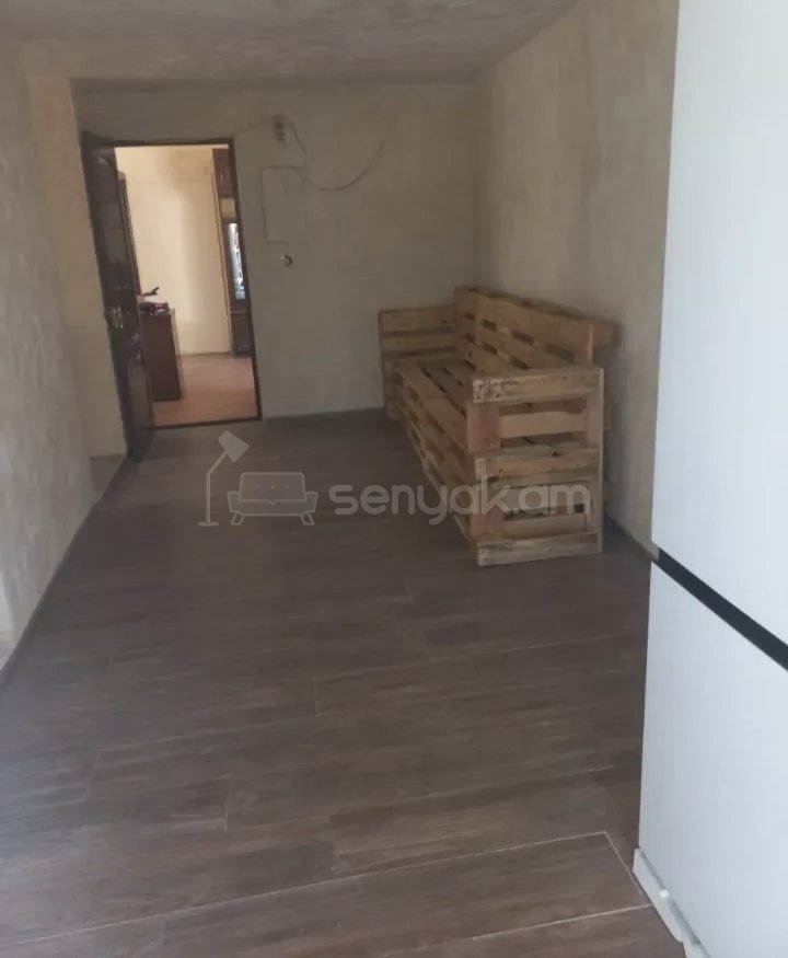 2 Սենյականոց Բնակարան Քարե Շենքում, 45քմ, 1/5 հարկ, Կապիտալ Վերանորոգված, Կահավորված, Արևկող