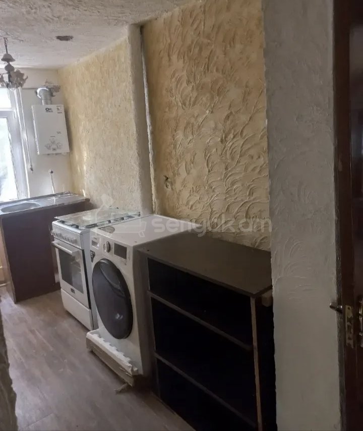 2 Սենյականոց Բնակարան Քարե Շենքում, 45քմ, 1/5 հարկ, Կապիտալ Վերանորոգված, Կահավորված, Արևկող