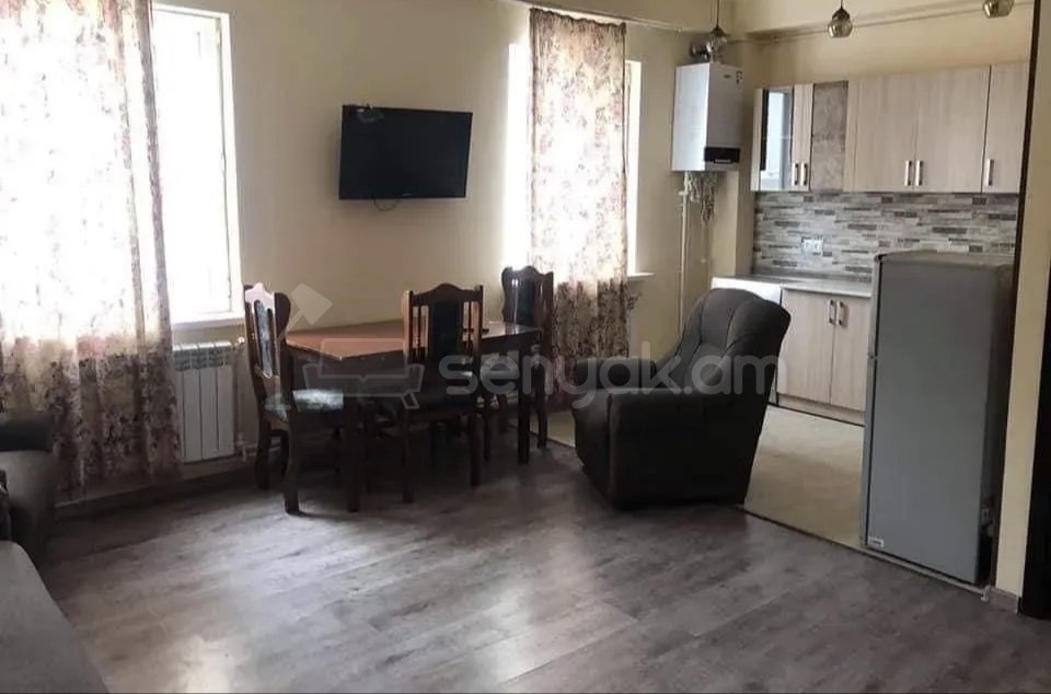 2 Սենյականոց Բնակարան Քարե Շենքում, 58քմ, 3/4 հարկ, Նորմալ Վիճակում, Կահավորված, Արևկող