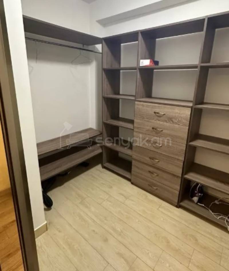 2 Սենյականոց Բնակարան Քարե Շենքում, 67քմ, 3/9 հարկ, Կապիտալ Վերանորոգված, Կահավորված, Արևկող