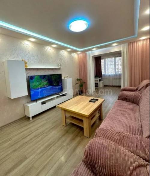 3 Սենյականոց Բնակարան Քարե Շենքում, 76քմ, 5/5 հարկ, Կապիտալ Վերանորոգված
