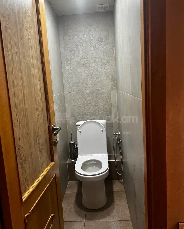 3 Սենյականոց Բնակարան, 105քմ, 8/10 հարկ, Կապիտալ Վերանորոգված