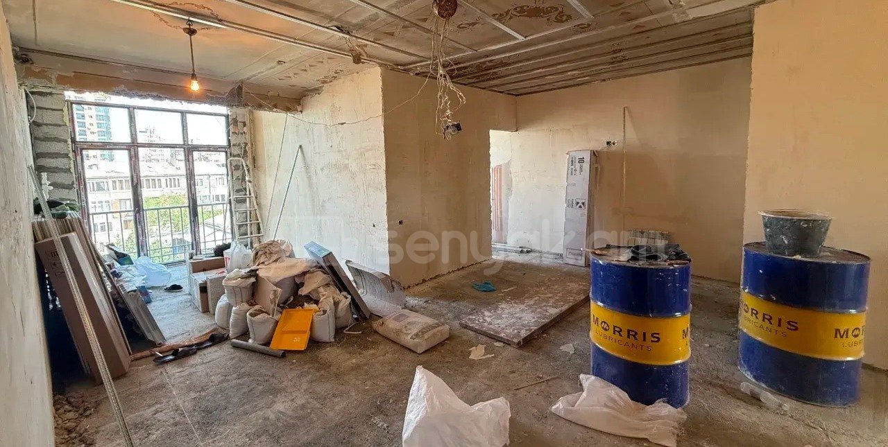 3 Սենյականոց Բնակարան Քարե Շենքում, 62քմ, 4/5 հարկ, Կապիտալ Վերանորոգված