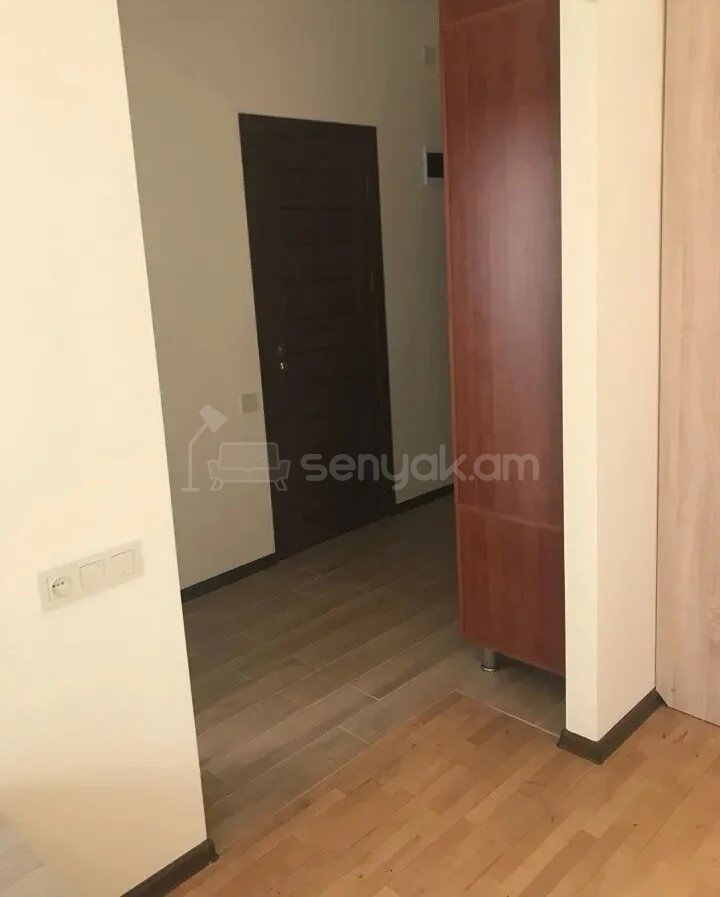 2 Սենյականոց Բնակարան Քարե Շենքում, 39քմ, 4/5 հարկ, Կապիտալ Վերանորոգված