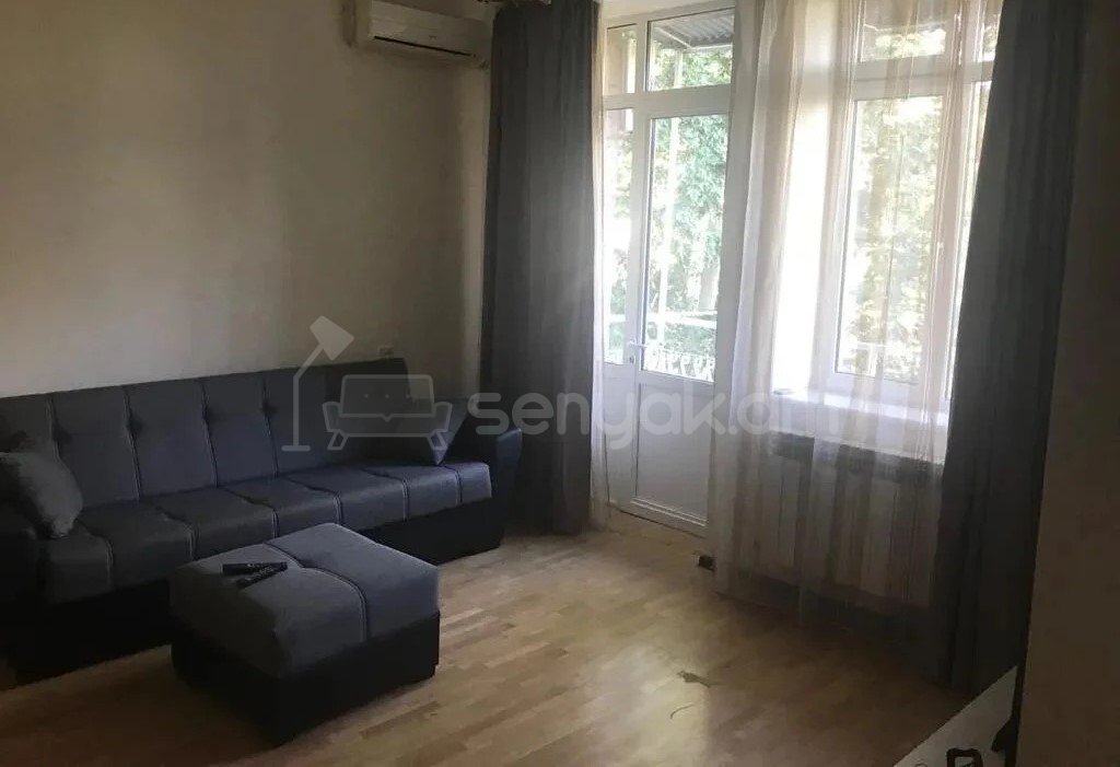 2 Սենյականոց Բնակարան Քարե Շենքում, 39քմ, 4/5 հարկ, Կապիտալ Վերանորոգված
