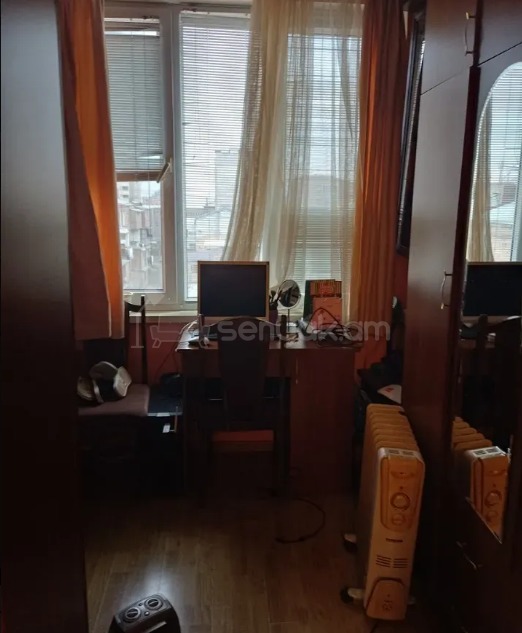 2 Սենյականոց Բնակարան Քարե Շենքում, 43քմ, 5/5 հարկ, Կապիտալ Վերանորոգված