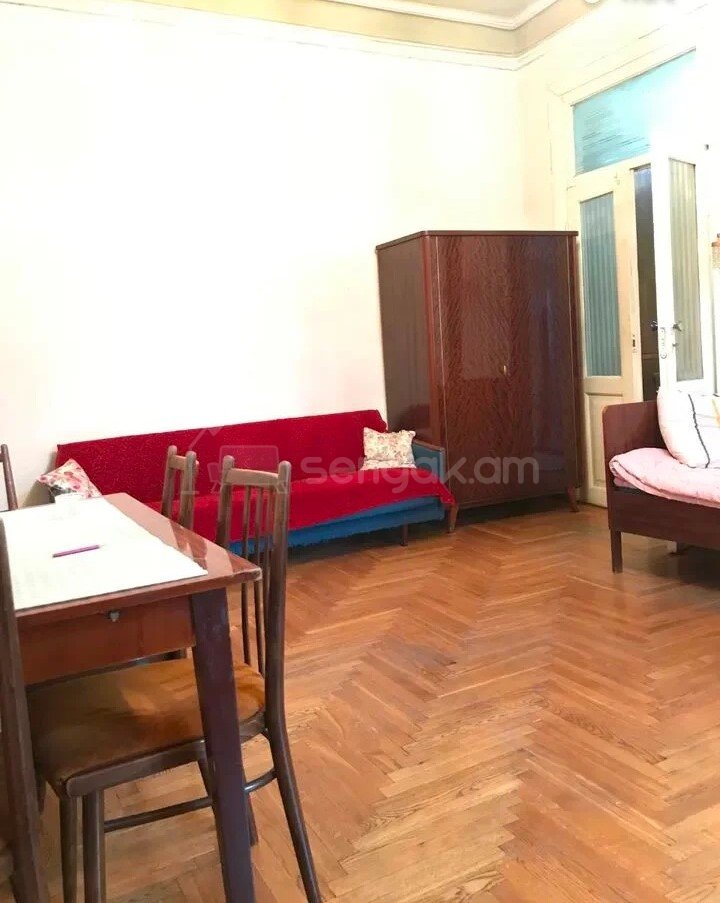 2 Սենյականոց Բնակարան Քարե Շենքում, 67քմ, 2/3 հարկ, Պետական Վիճակում