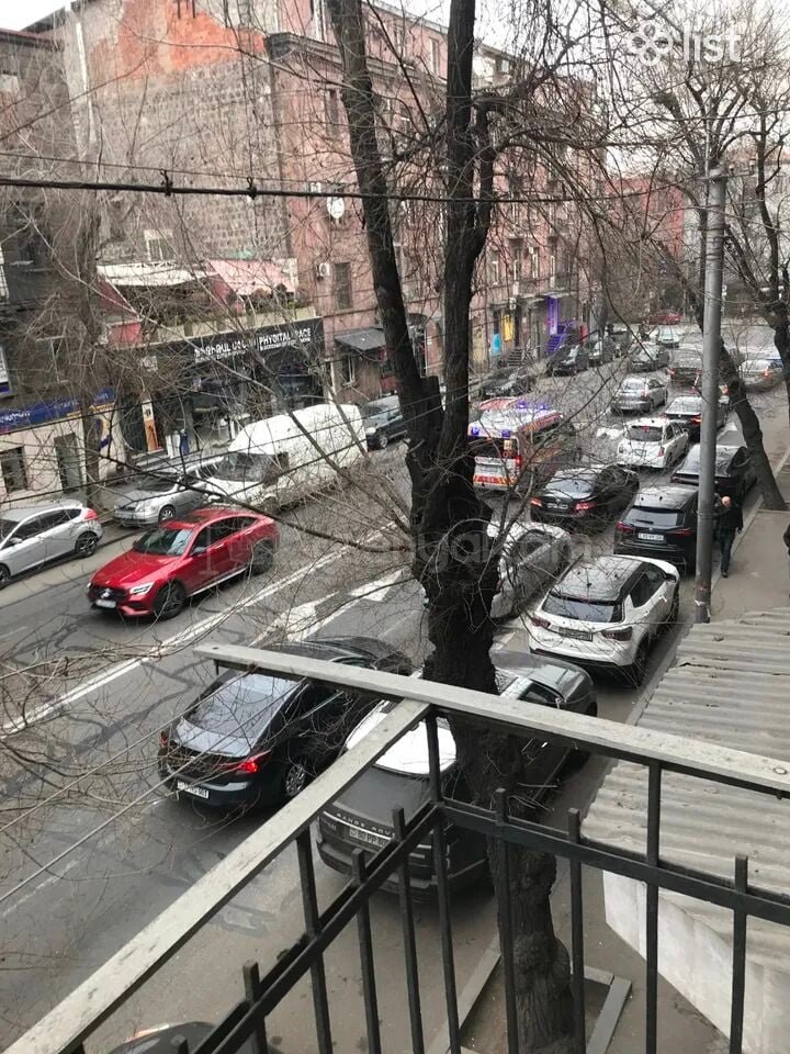 2 Սենյականոց Բնակարան Քարե Շենքում, 67քմ, 2/3 հարկ, Պետական Վիճակում