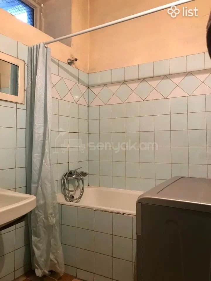 2 Սենյականոց Բնակարան Քարե Շենքում, 67քմ, 2/3 հարկ, Պետական Վիճակում