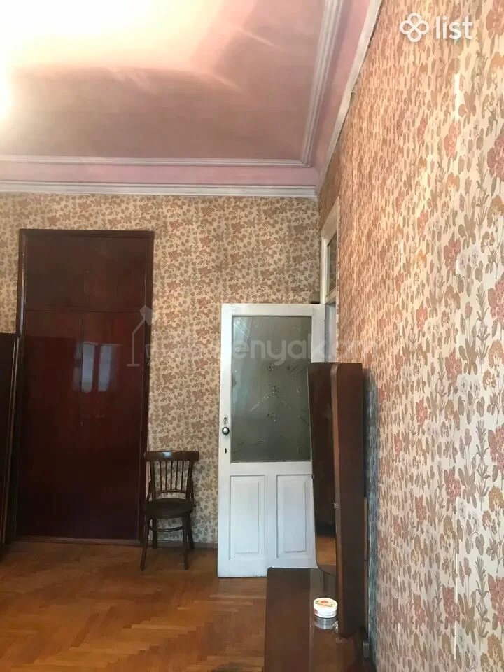 2 Սենյականոց Բնակարան Քարե Շենքում, 67քմ, 2/3 հարկ, Պետական Վիճակում