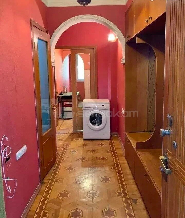 2 Սենյականոց Բնակարան Քարե Շենքում, 46քմ, 4/5 հարկ, Նորմալ Վիճակում