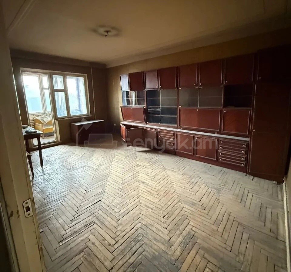 3 Սենյականոց Բնակարան, 79քմ, 6/9 հարկ, Պետական Վիճակում
