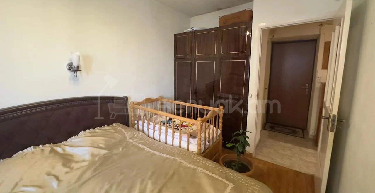 2 Սենյականոց Բնակարան Քարե Շենքում, 64քմ, 5/5 հարկ, Նորմալ Վիճակում