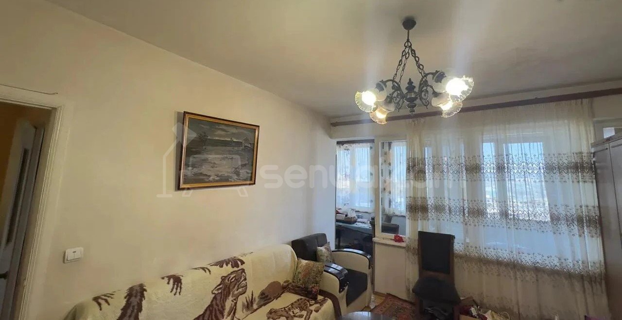 2 Սենյականոց Բնակարան Քարե Շենքում, 64քմ, 5/5 հարկ, Նորմալ Վիճակում