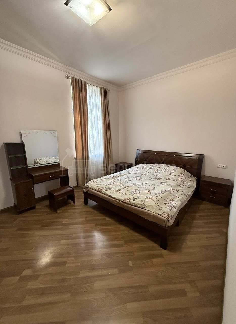 2 Սենյականոց Բնակարան Քարե Շենքում, 65քմ, 4/5 հարկ, Կապիտալ Վերանորոգված, Կահավորված