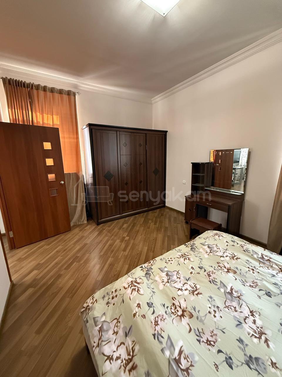 2 Սենյականոց Բնակարան Քարե Շենքում, 65քմ, 4/5 հարկ, Կապիտալ Վերանորոգված, Կահավորված