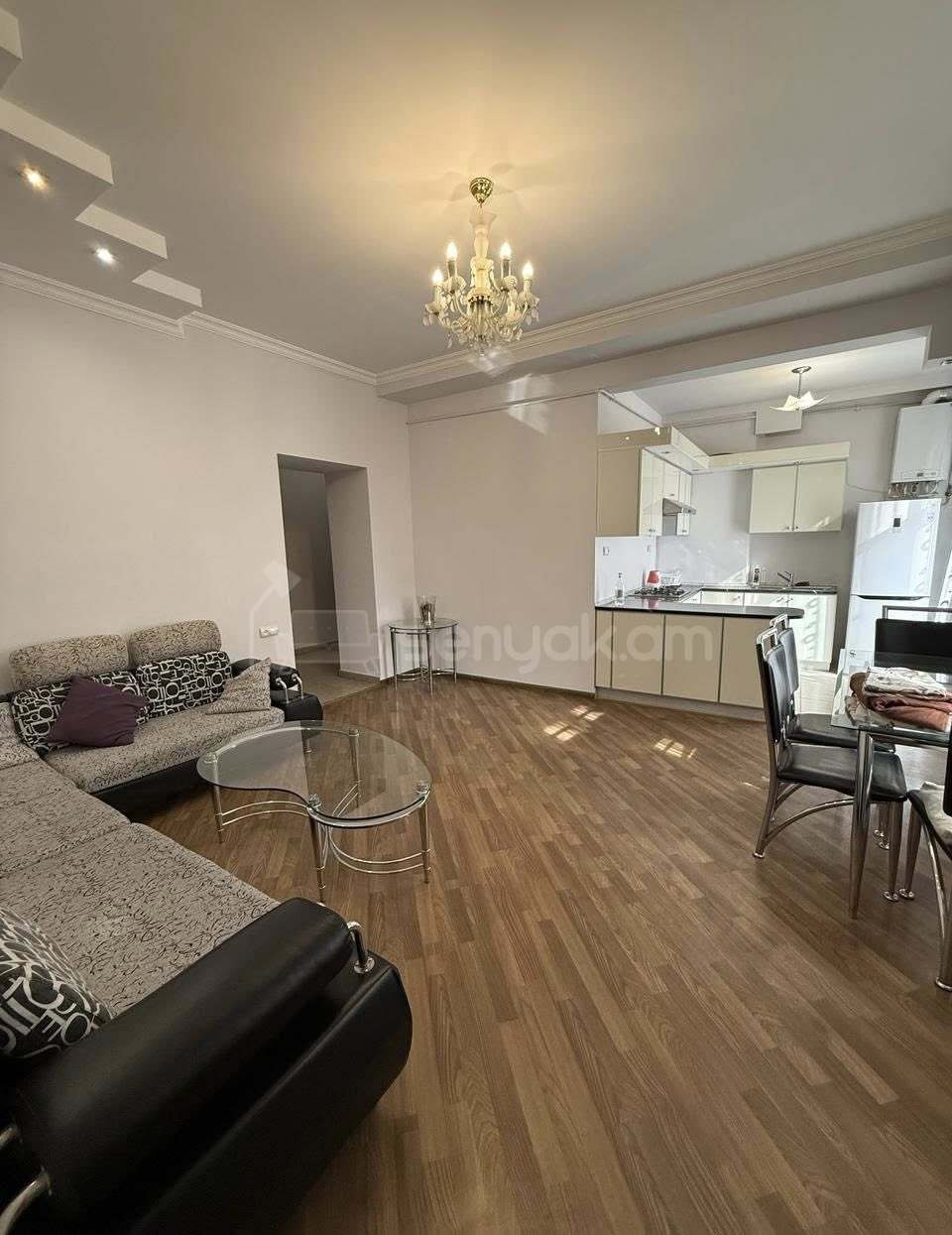 2 Սենյականոց Բնակարան Քարե Շենքում, 65քմ, 4/5 հարկ, Կապիտալ Վերանորոգված, Կահավորված
