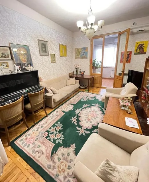 3 Սենյականոց Բնակարան Քարե Շենքում, 72քմ, 4/4 հարկ, Կապիտալ Վերանորոգված