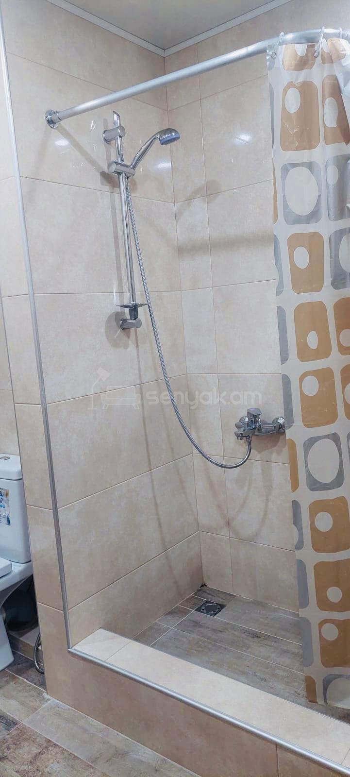 2 Սենյականոց Բնակարան Քարե Շենքում, 58քմ, 4/5 հարկ, Կապիտալ Վերանորոգված, Կահավորված