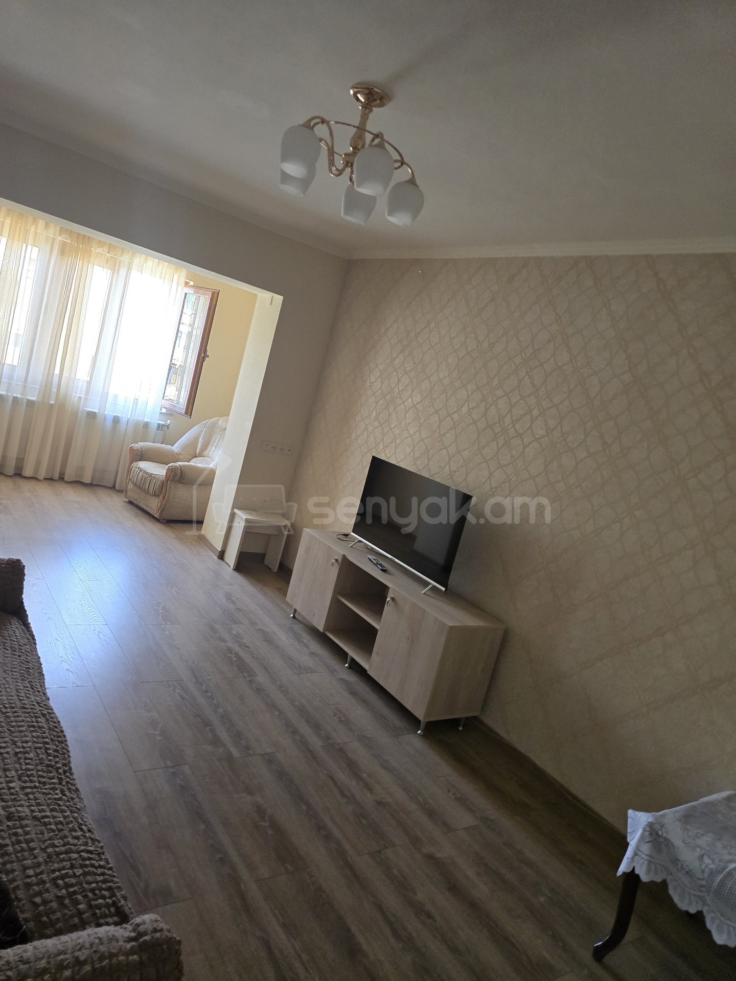 2 Սենյականոց Բնակարան Քարե Շենքում, 58քմ, 4/5 հարկ, Կապիտալ Վերանորոգված, Կահավորված