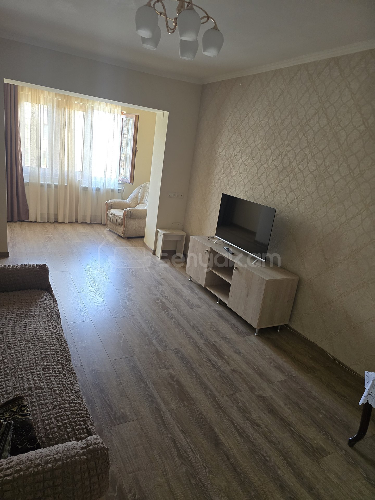2 Սենյականոց Բնակարան Քարե Շենքում, 58քմ, 4/5 հարկ, Կապիտալ Վերանորոգված, Կահավորված