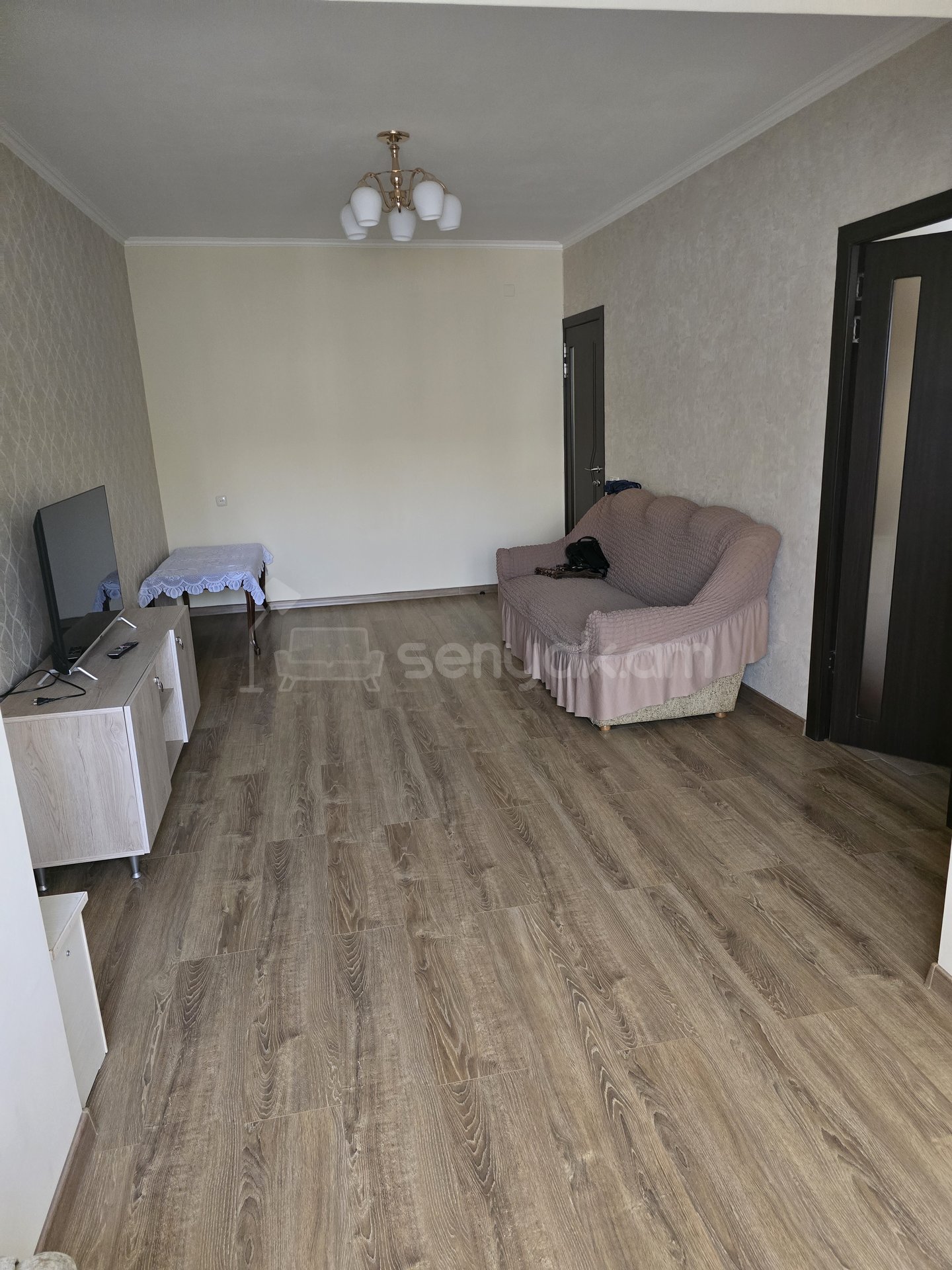 2 Սենյականոց Բնակարան Քարե Շենքում, 58քմ, 4/5 հարկ, Կապիտալ Վերանորոգված, Կահավորված