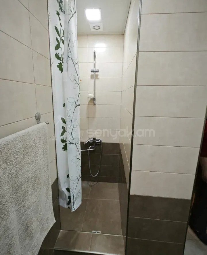 3 Սենյականոց Բնակարան Քարե Շենքում, 104քմ, 3/5 հարկ, Կապիտալ Վերանորոգված