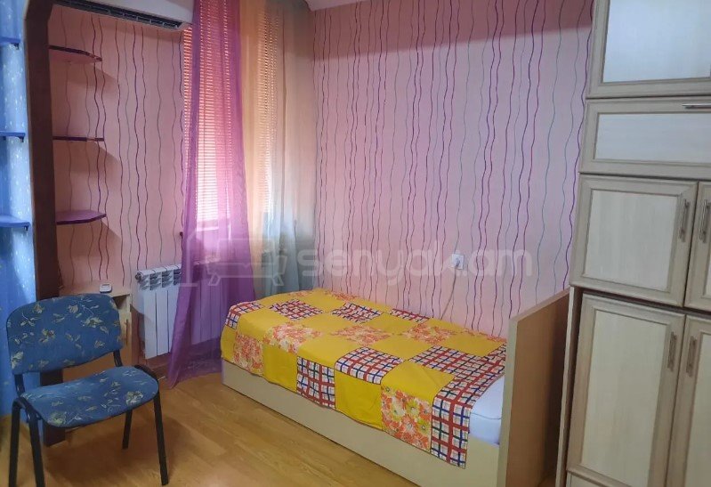 4 Սենյականոց Բնակարան Քարե Շենքում, 127քմ, 2/5 հարկ, Կապիտալ Վերանորոգված, Կահավորված