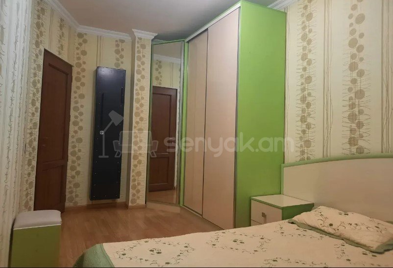4 Սենյականոց Բնակարան Քարե Շենքում, 127քմ, 2/5 հարկ, Կապիտալ Վերանորոգված, Կահավորված
