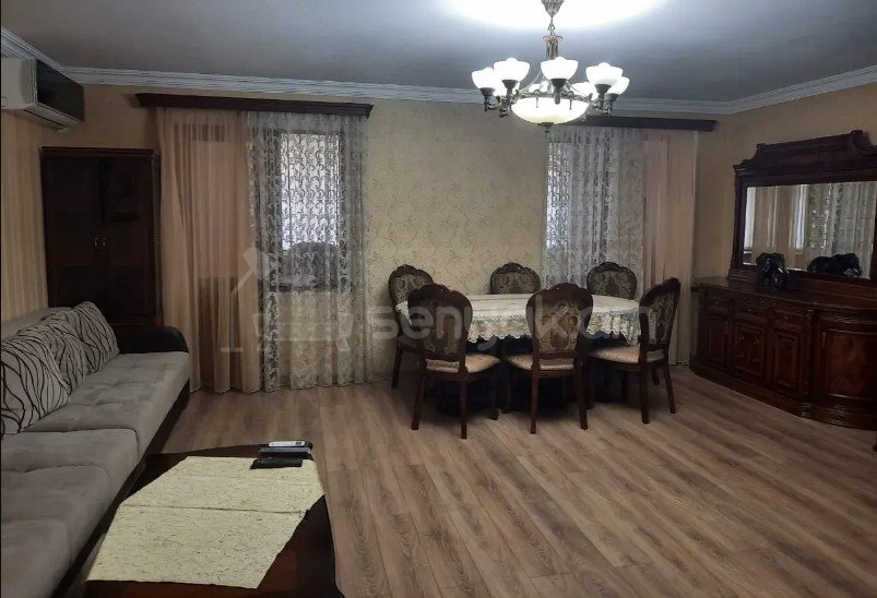 4 Սենյականոց Բնակարան Քարե Շենքում, 127քմ, 2/5 հարկ, Կապիտալ Վերանորոգված, Կահավորված