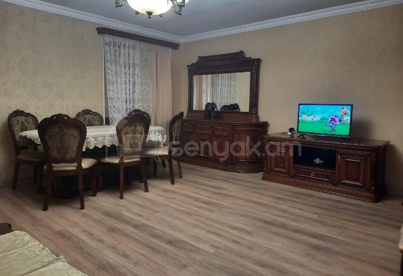 4 Սենյականոց Բնակարան Քարե Շենքում, 127քմ, 2/5 հարկ, Կապիտալ Վերանորոգված, Կահավորված