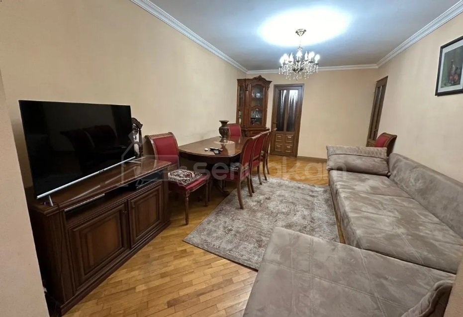 3 Սենյականոց Բնակարան Քարե Շենքում, 74քմ, 3/5 հարկ, Կապիտալ Վերանորոգված