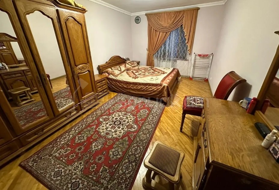 3 Սենյականոց Բնակարան Քարե Շենքում, 74քմ, 3/5 հարկ, Կապիտալ Վերանորոգված