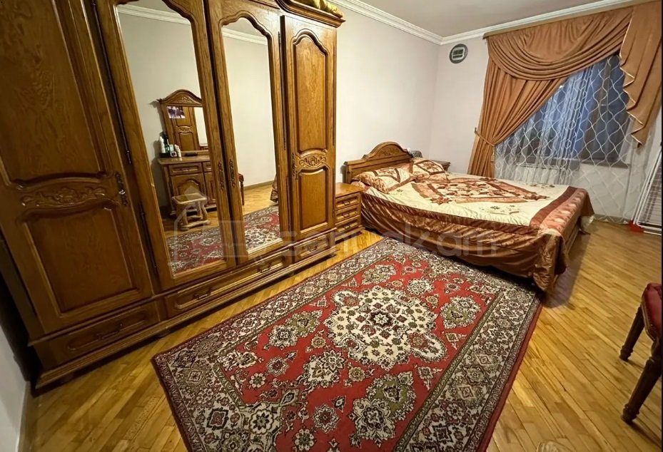 3 Սենյականոց Բնակարան Քարե Շենքում, 74քմ, 3/5 հարկ, Կապիտալ Վերանորոգված