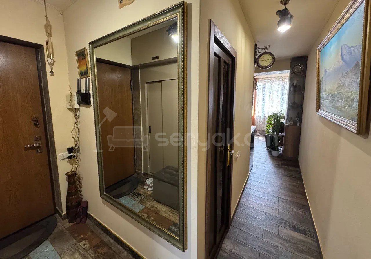3 Սենյականոց Բնակարան Քարե Շենքում, 74քմ, 3/5 հարկ, Կապիտալ Վերանորոգված