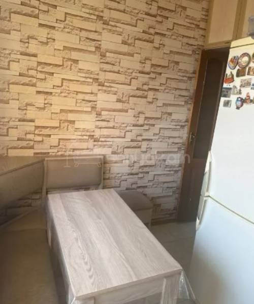 4 Սենյականոց Բնակարան Քարե Շենքում, 75քմ, 3/5 հարկ, Կոսմետիկ Վերանորոգված