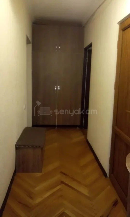 3 Սենյականոց Բնակարան Քարե Շենքում, 61քմ, 3/5 հարկ, Կապիտալ Վերանորոգված
