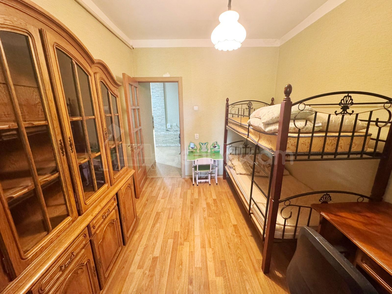 3 Սենյականոց Բնակարան Քարե Շենքում, 100քմ, 1/5 հարկ, Կապիտալ Վերանորոգված, Կահավորված, Արևկող