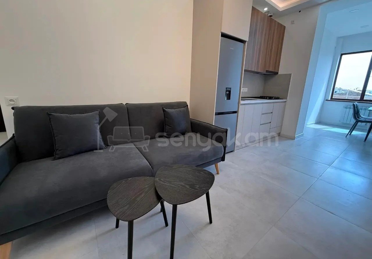 2 Սենյականոց Բնակարան Քարե Շենքում, 54քմ, 3/3 հարկ, Կապիտալ Վերանորոգված