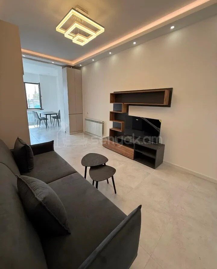 2 Սենյականոց Բնակարան Քարե Շենքում, 54քմ, 3/3 հարկ, Կապիտալ Վերանորոգված