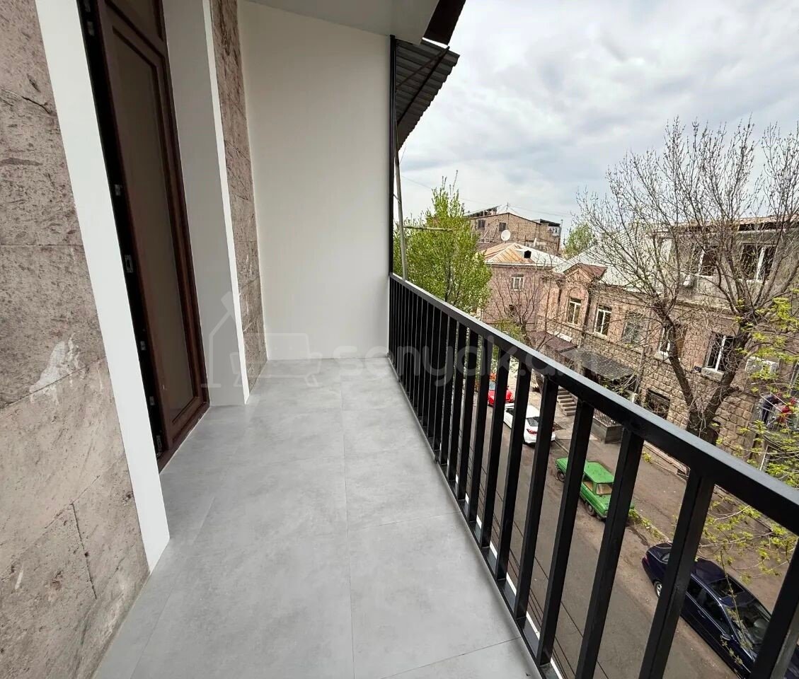 2 Սենյականոց Բնակարան Քարե Շենքում, 54քմ, 3/3 հարկ, Կապիտալ Վերանորոգված