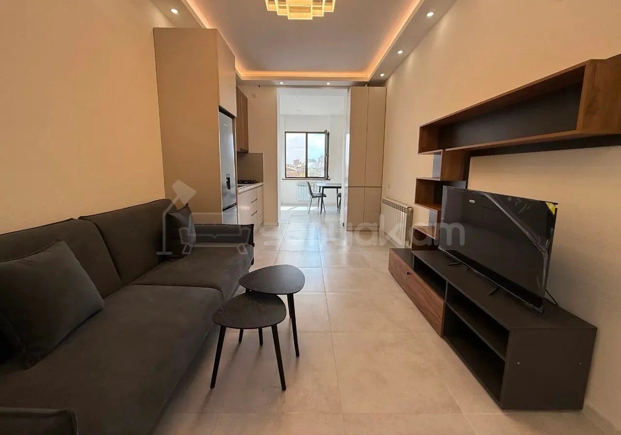 2 Սենյականոց Բնակարան Քարե Շենքում, 54քմ, 3/3 հարկ, Կապիտալ Վերանորոգված