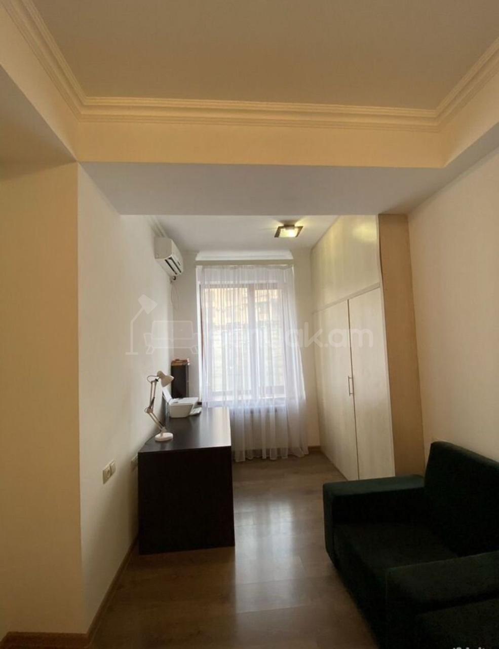 3 Սենյականոց Բնակարան Նորակառույցում, 100քմ, 3/8 հարկ, Կապիտալ Վերանորոգված