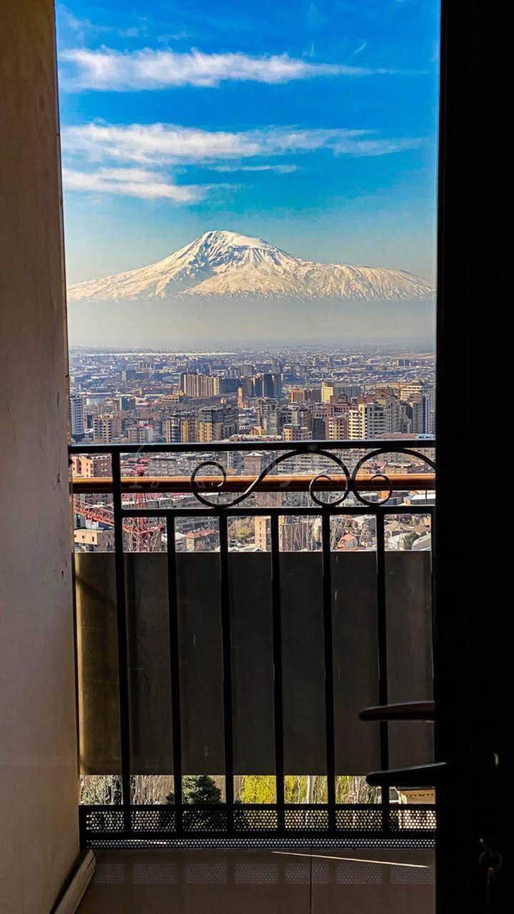 2 Սենյականոց Բնակարան Նորակառույցում, 40քմ, 8/8 հարկ, Կապիտալ Վերանորոգված