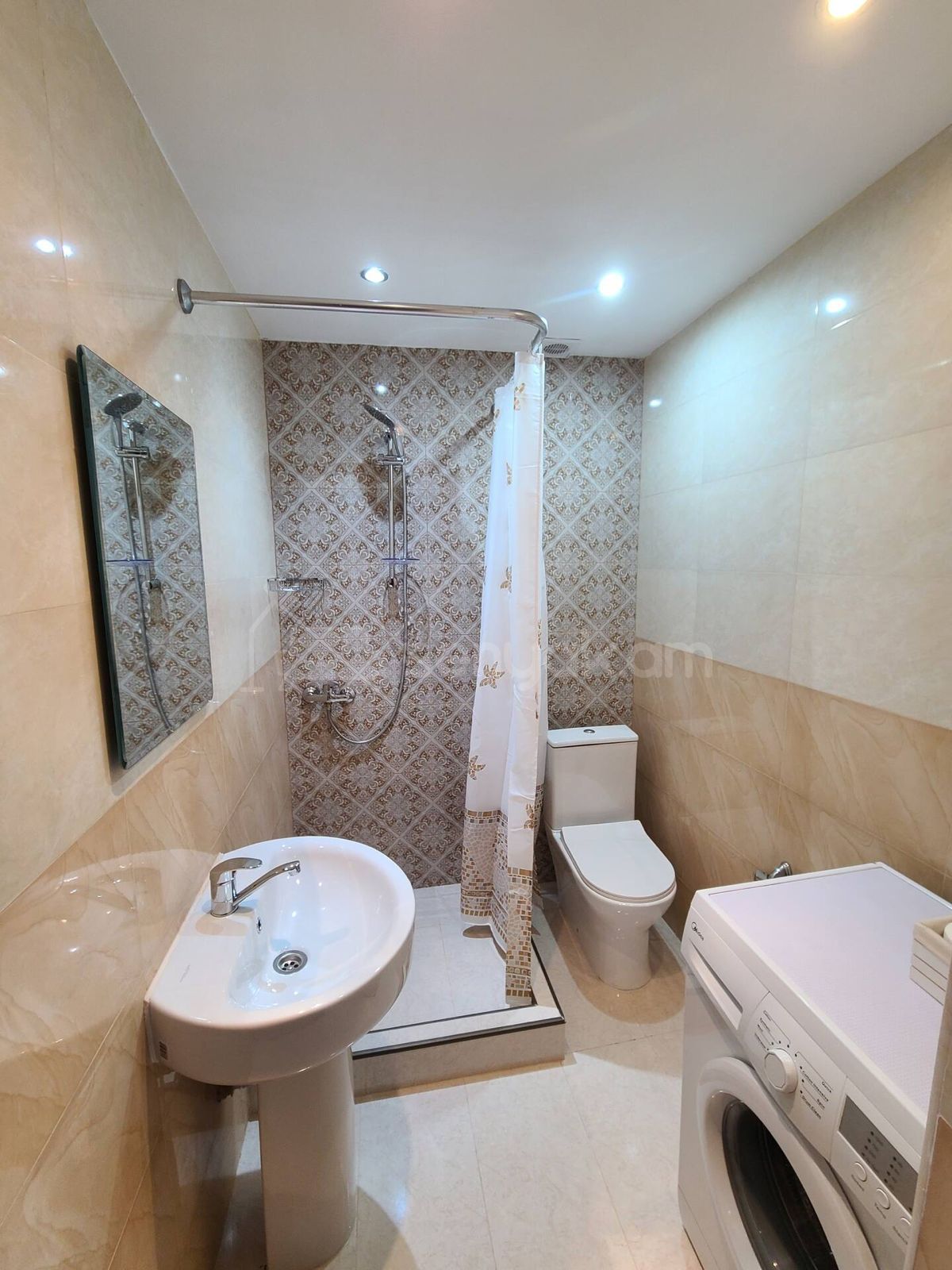 2 Սենյականոց Բնակարան Նորակառույցում, 40քմ, 8/8 հարկ, Կապիտալ Վերանորոգված