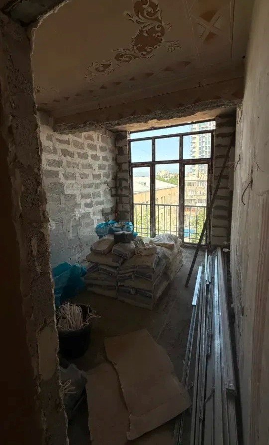 3 Սենյականոց Բնակարան Քարե Շենքում, 62քմ, 4/5 հարկ, Կապիտալ Վերանորոգված