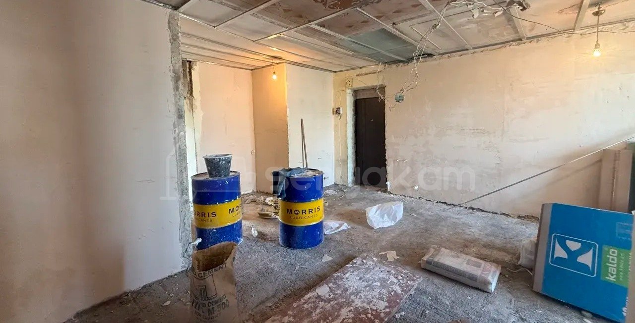 3 Սենյականոց Բնակարան Քարե Շենքում, 62քմ, 4/5 հարկ, Կապիտալ Վերանորոգված